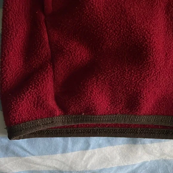 Like new! Patagonia Red Synchilla Fleece Kids XL - Picture 2 of 5